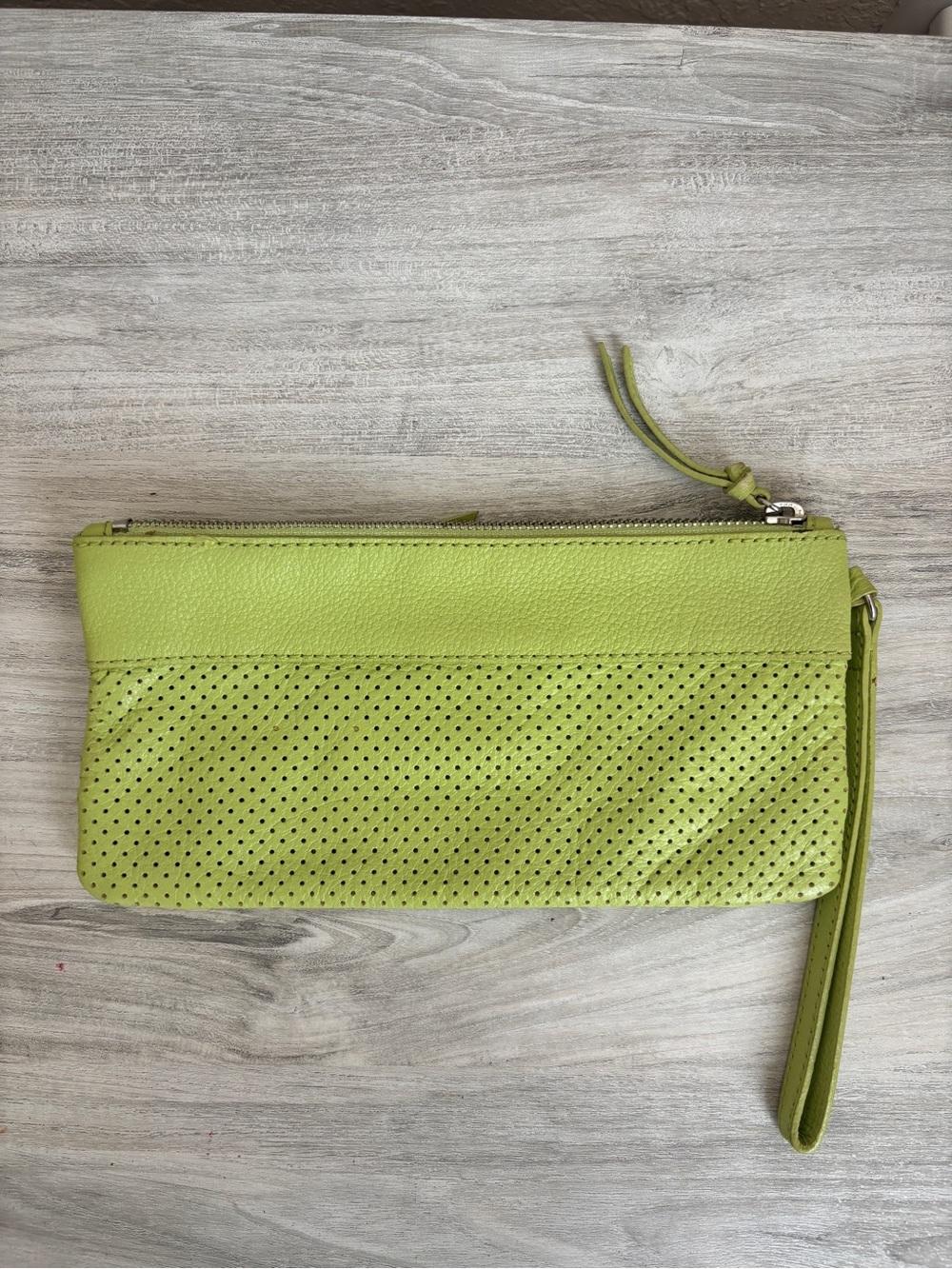 BANANA REPUBLIC Lime Green Y2K Boho Perforated Leather Wristlet Clutch Zipper - Picture 2 of 5